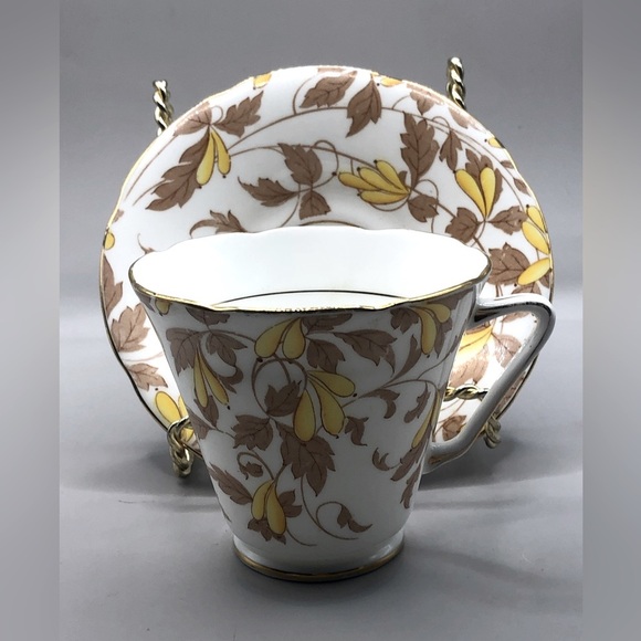 Grafton 5829 Fine Bone China Teacup & Saucer - Picture 2 of 8